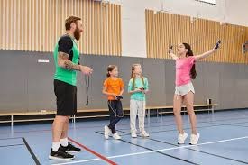 剑南春｜米兰连丢两球2-2帕尔马，莱奥点射，萨56贴地斩破门