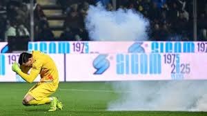 镜报：莱斯特城推迟发放员工12月薪资，俱乐部仓促通知并道歉